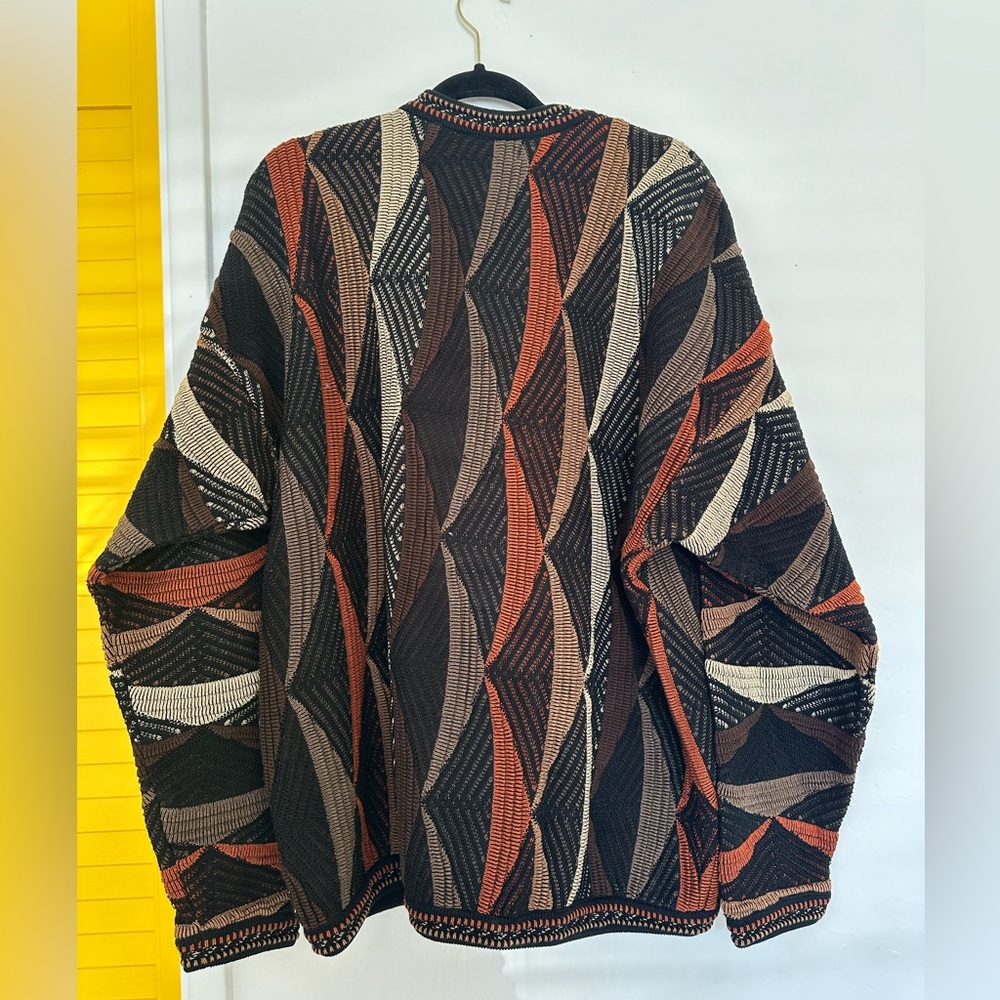 Size XL 100% Cotton, Vintage, 3D Chunky Knit, Tundra Canada pull over sweater - Picture 8 of 14